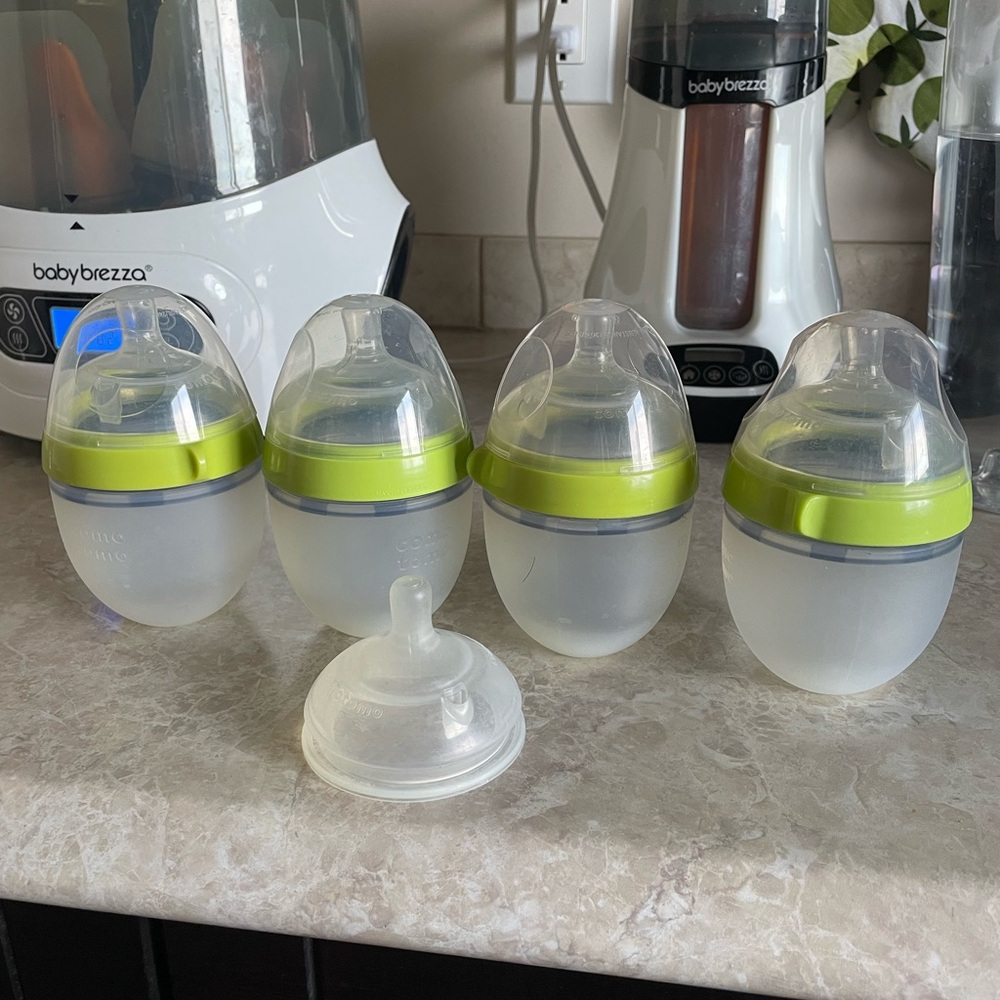 Como Tomo bottles